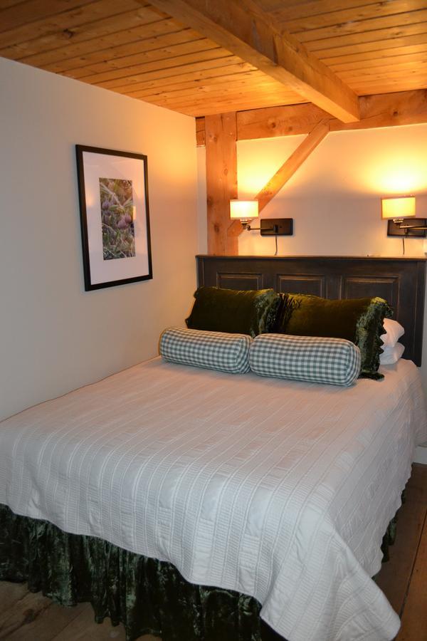 The Inn At Weathersfield Perkinsville Room photo